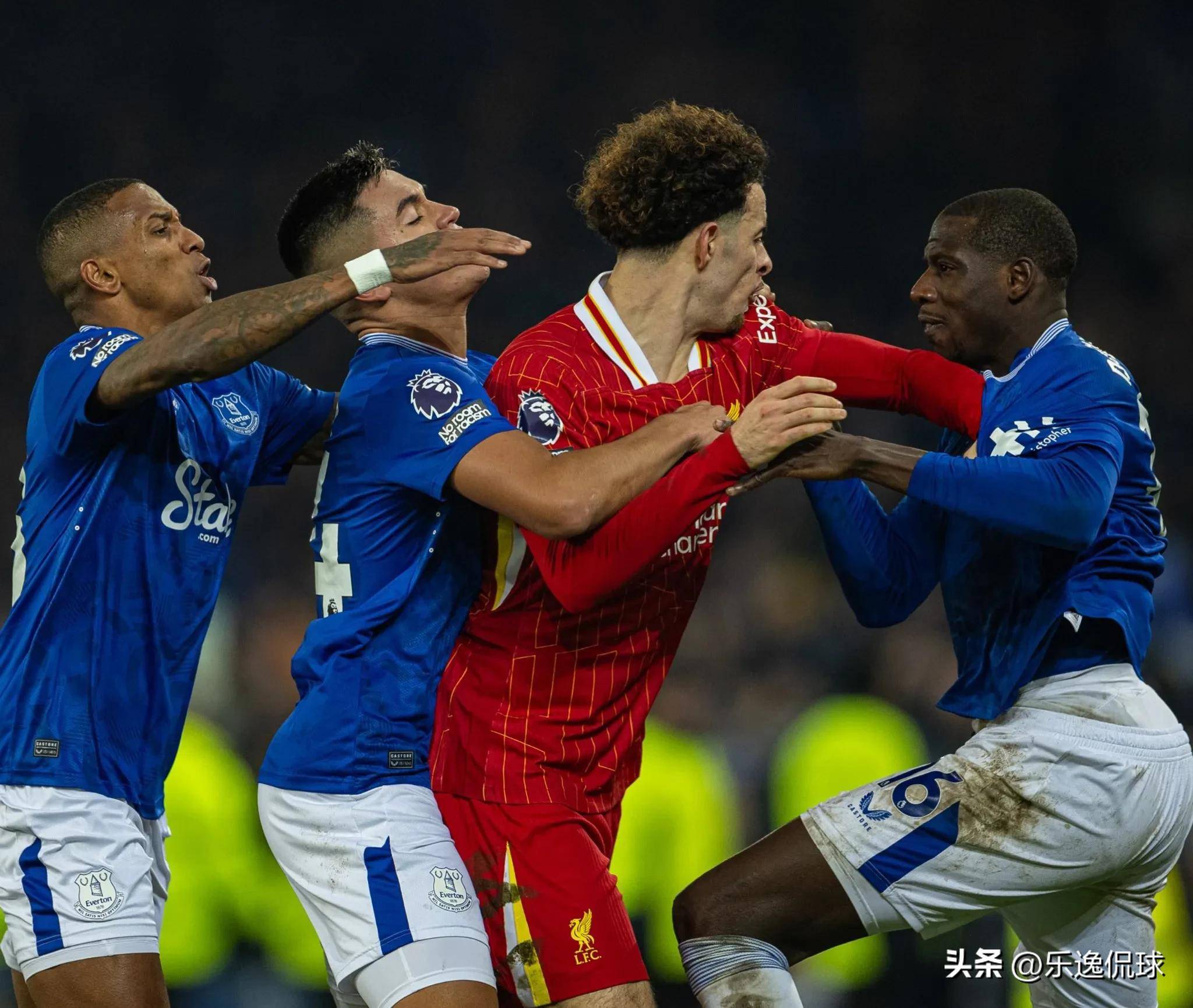 转折点利物浦调整名单,中超转会期攻防权衡,震撼外界,团队化学反应显著 转折点利物浦调整名单,中超转会期攻防权衡,震撼外界,团队化学反应显著