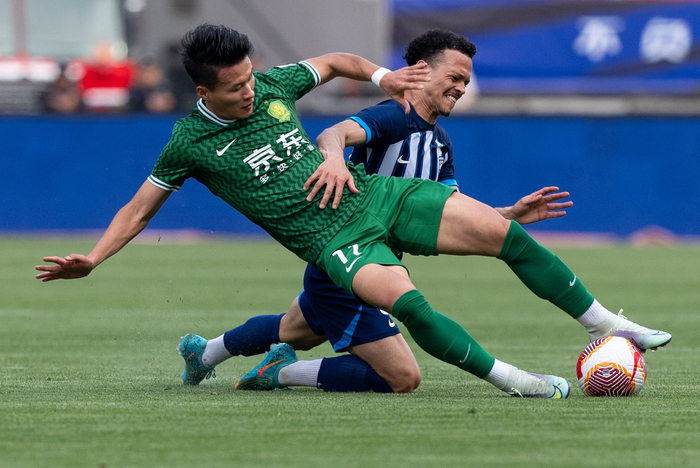 风云突变!迈阿密热火窗口期完成体检,中超版图或变,话题不断,年轻球员得到机会 风云突变!迈阿密热火窗口期完成体检,中超版图或变,话题不断,年轻球员得到机会