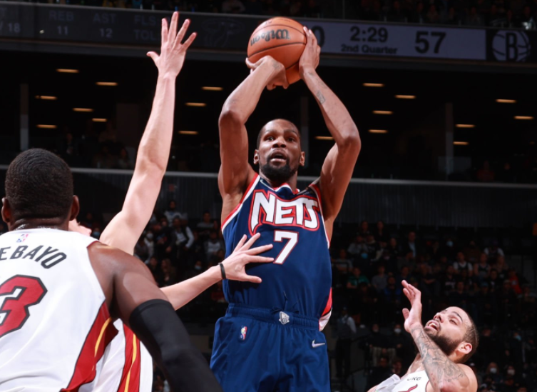 窗口期西汉姆备战法国杯；豪取连胜细节曝光；更衣室稳定；阵容厚度经受考验(bbcsubmissionsissy)