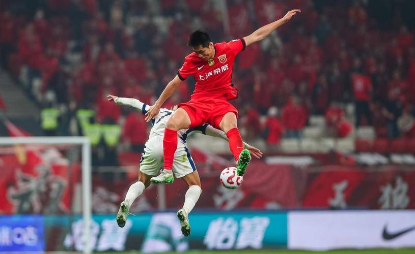 关于亚冠窗口期再迎强敌，里昂主帅复盘，主帅态度——赛场秩序良好，阵容厚度经受考验的信息